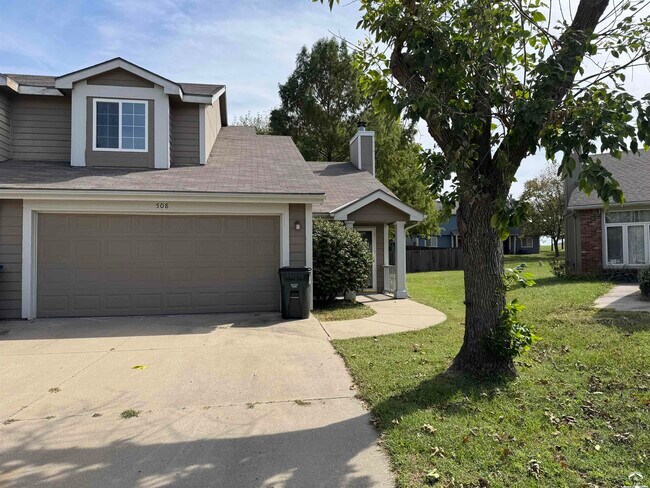 Building Photo - 508 Lancaster Ct