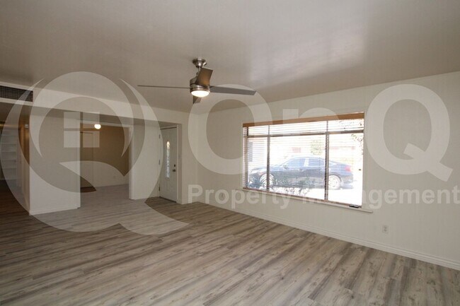 Foto del edificio - 8407 E Crestwood Way