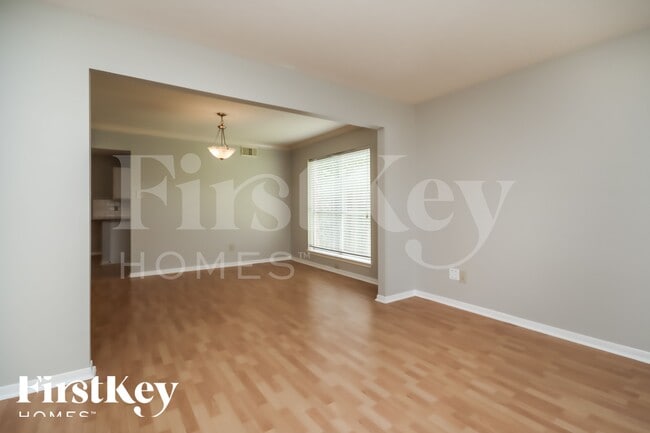 Building Photo - 1039 Wentworth Dr