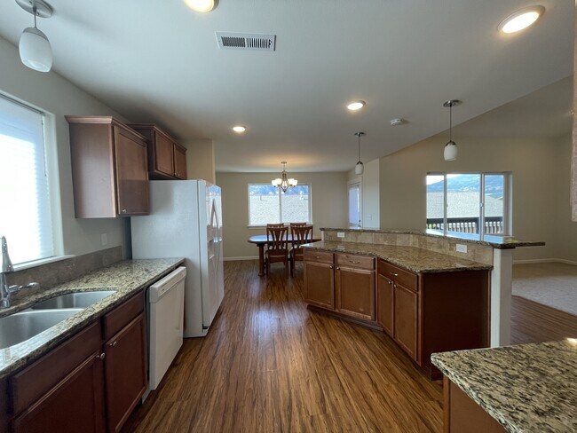 Foto del edificio - 608 Havenwood Dr