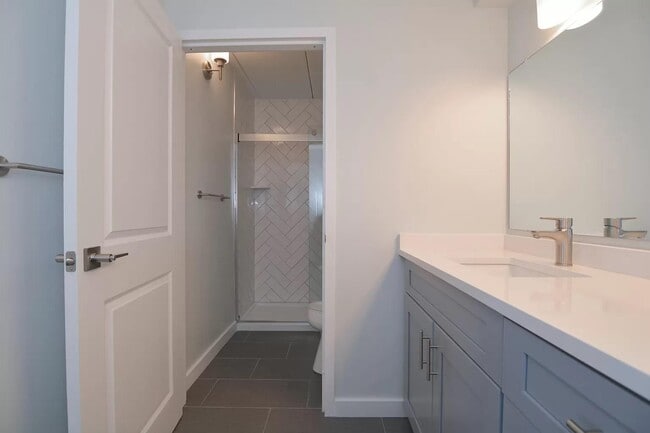 Building Photo - 1925 Commonwealth Ave