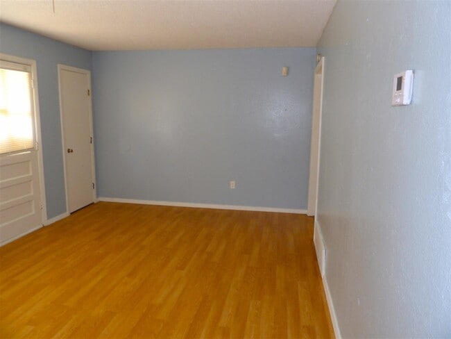 Building Photo - 715 SW Ranch Oak Blvd
