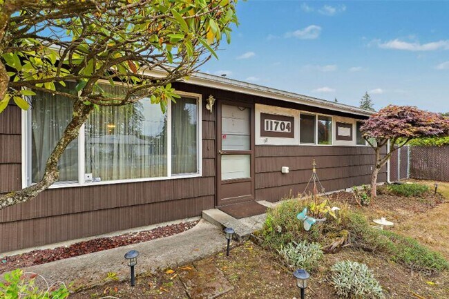 Foto del edificio - 11704 Military Rd SW