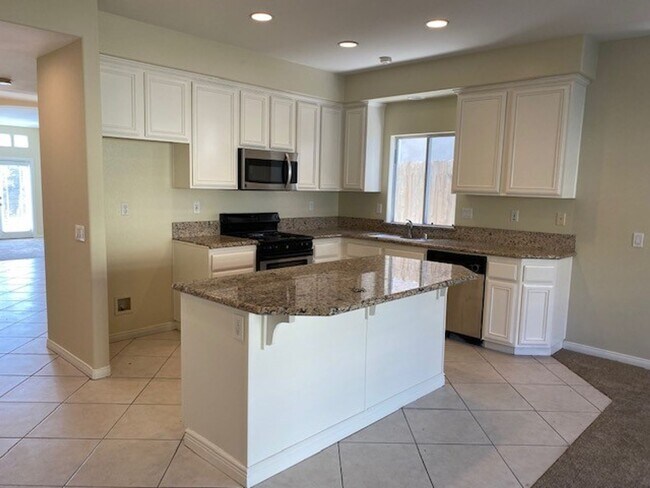 Building Photo - Walk To The Beach! 2 Story 3 Bedroom 2.5 B...