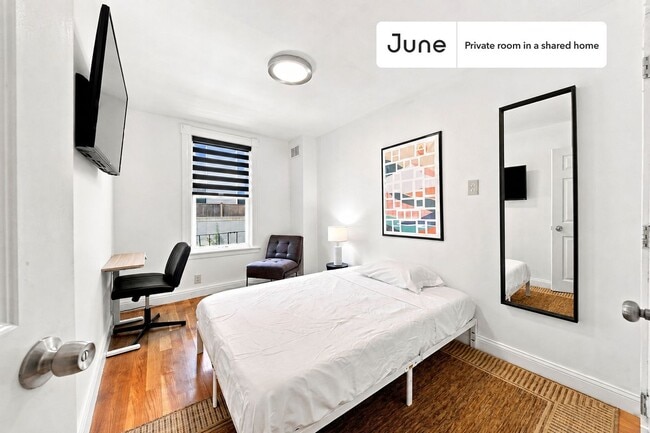 Building Photo - Room in Shared 7 bed/2 bath home in Allston