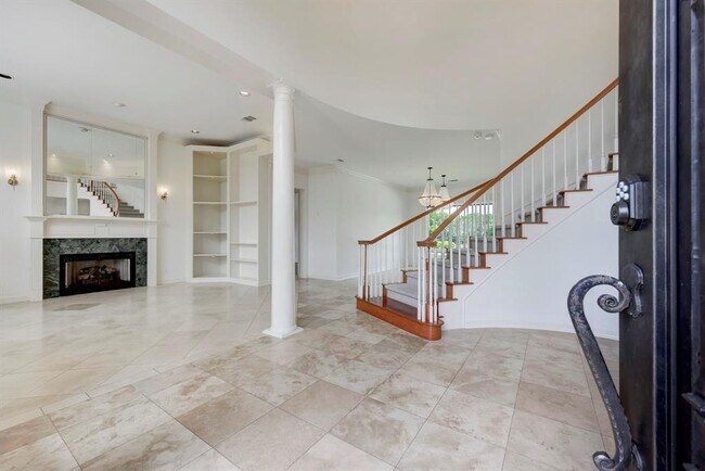 Foto del edificio - 3105 Lacevine Ln