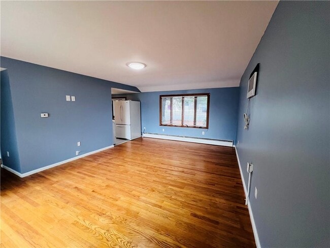 Building Photo - 93 Grand View Dr