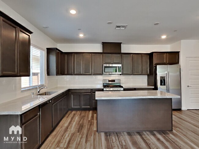 Foto del edificio - 1688 Bullock Dr