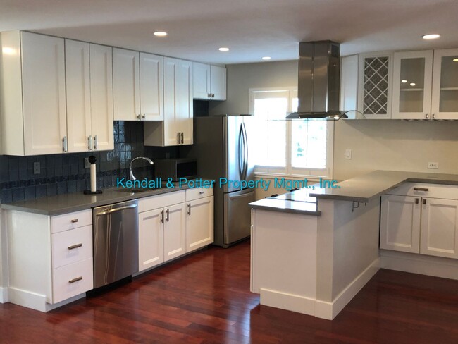 Building Photo - Impeccable 2BR, 1BA Capitola Condo with Oc...