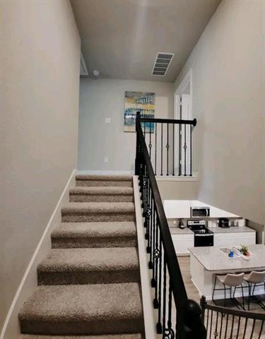 Building Photo - 1270 Alamo Dr