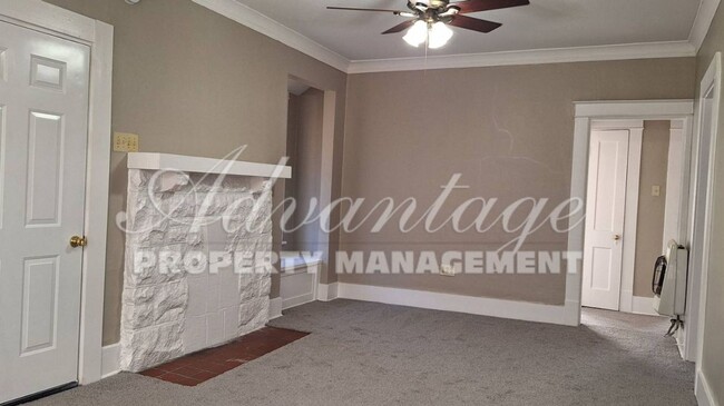 Building Photo - Newly Renovated Home | Vollintine-Evergree...