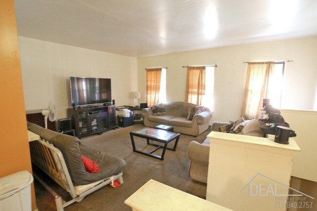 Building Photo - 682 Lexington Avenue #TownhouseR