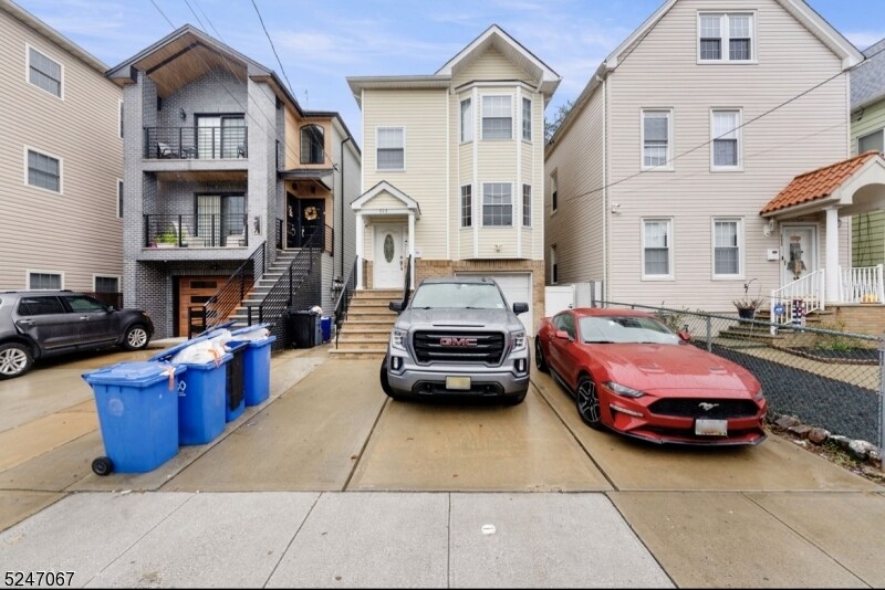 Primary Photo - 595 Monroe Ave