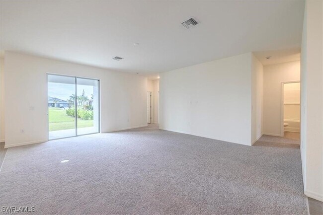 Building Photo - 4208 NE 15th Pl