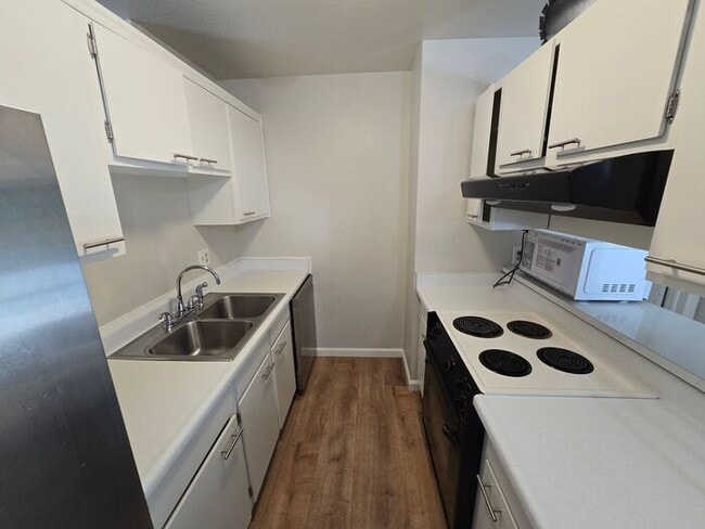 Building Photo - Bright and Spacious Northwest Reno Home wi...