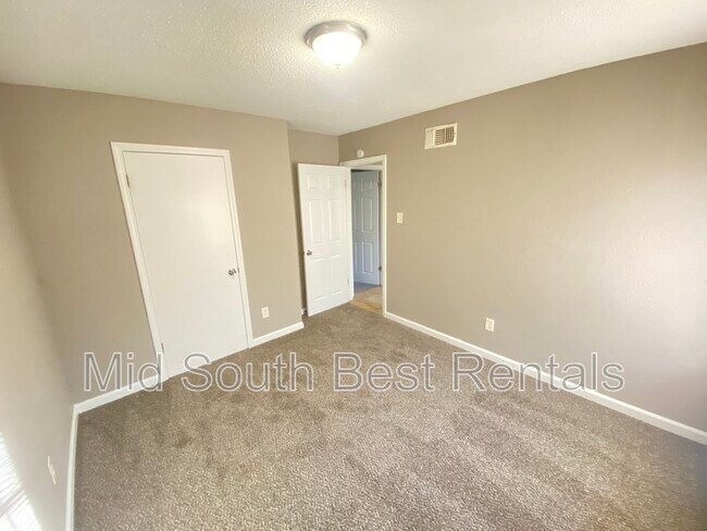 Foto del edificio - 3800 Kalamath Cove