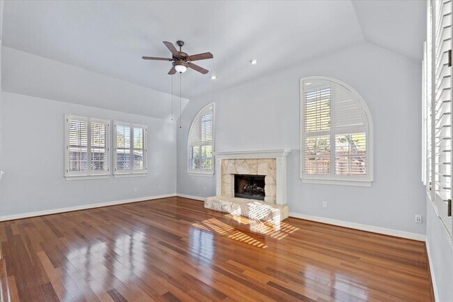 Foto del edificio - 8312 Jancy Dr