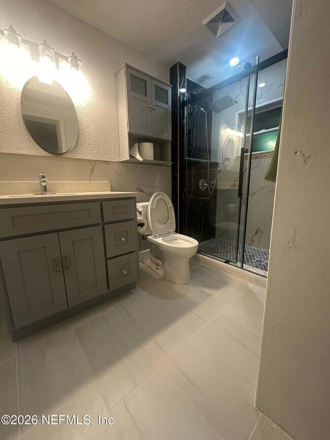 Foto del edificio - 1744 Debutante Dr