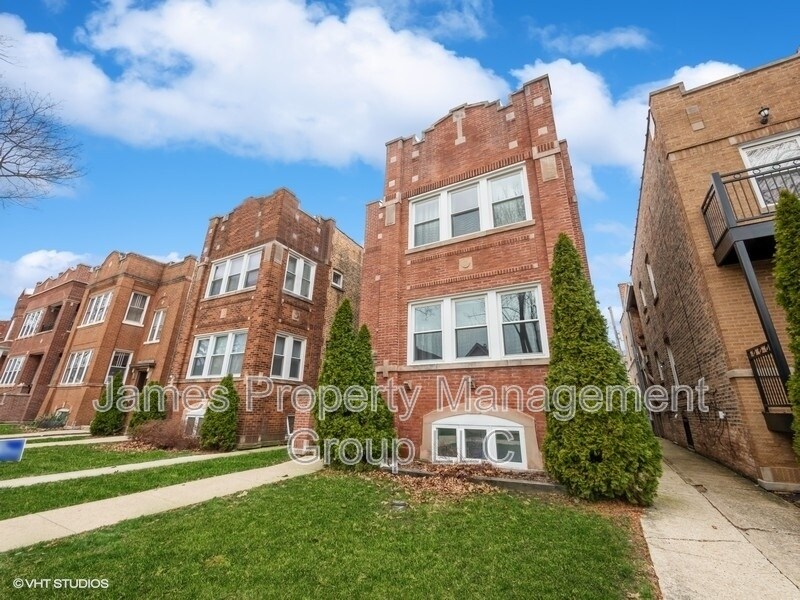 Primary Photo - 3352 N Hamlin Ave