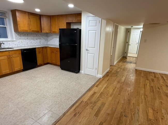 Building Photo - 588 Avenue A