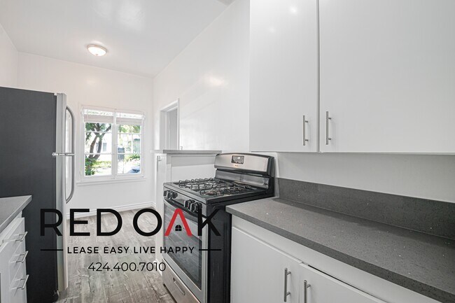 Foto del edificio - 323 E Lomita Ave