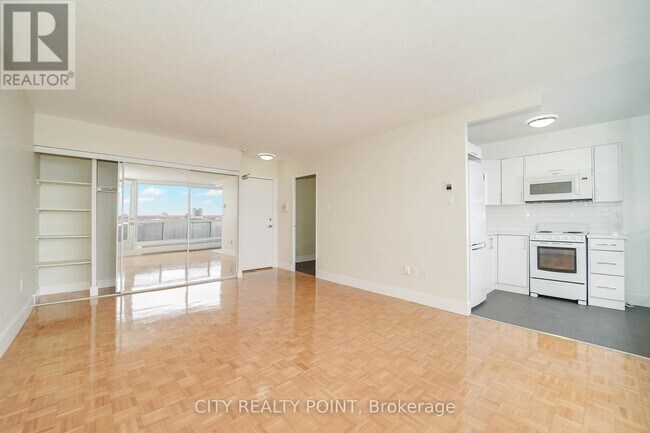 Photo du bâtiment - 666 Spadina Ave.