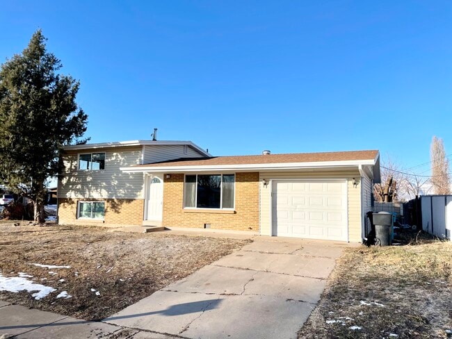 Building Photo - 564 W 5275 S