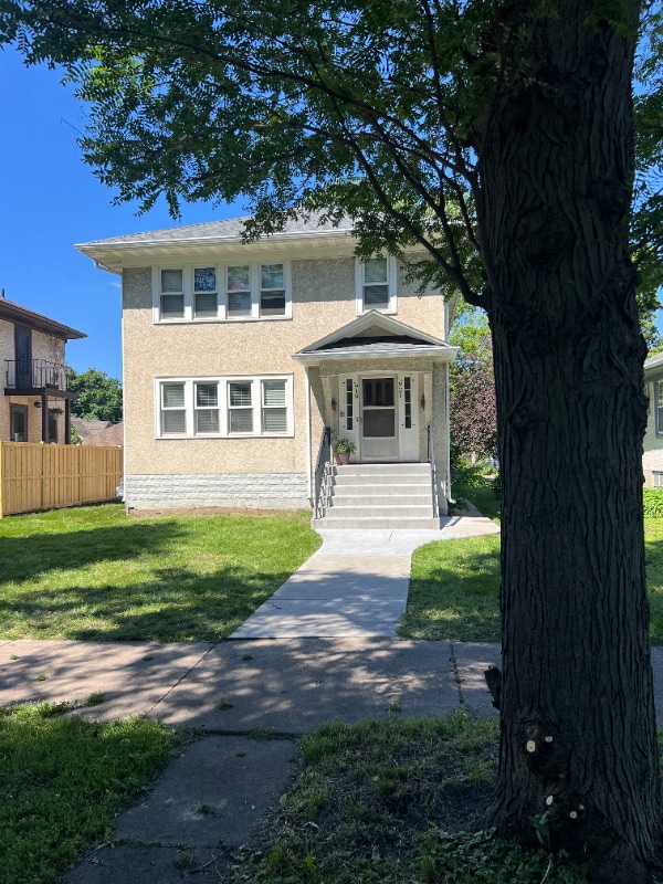 Foto principal - 919 19th Ave SE