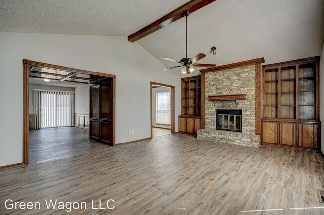 Building Photo - 4 br, 2 bath House - 2700 clover glen dr