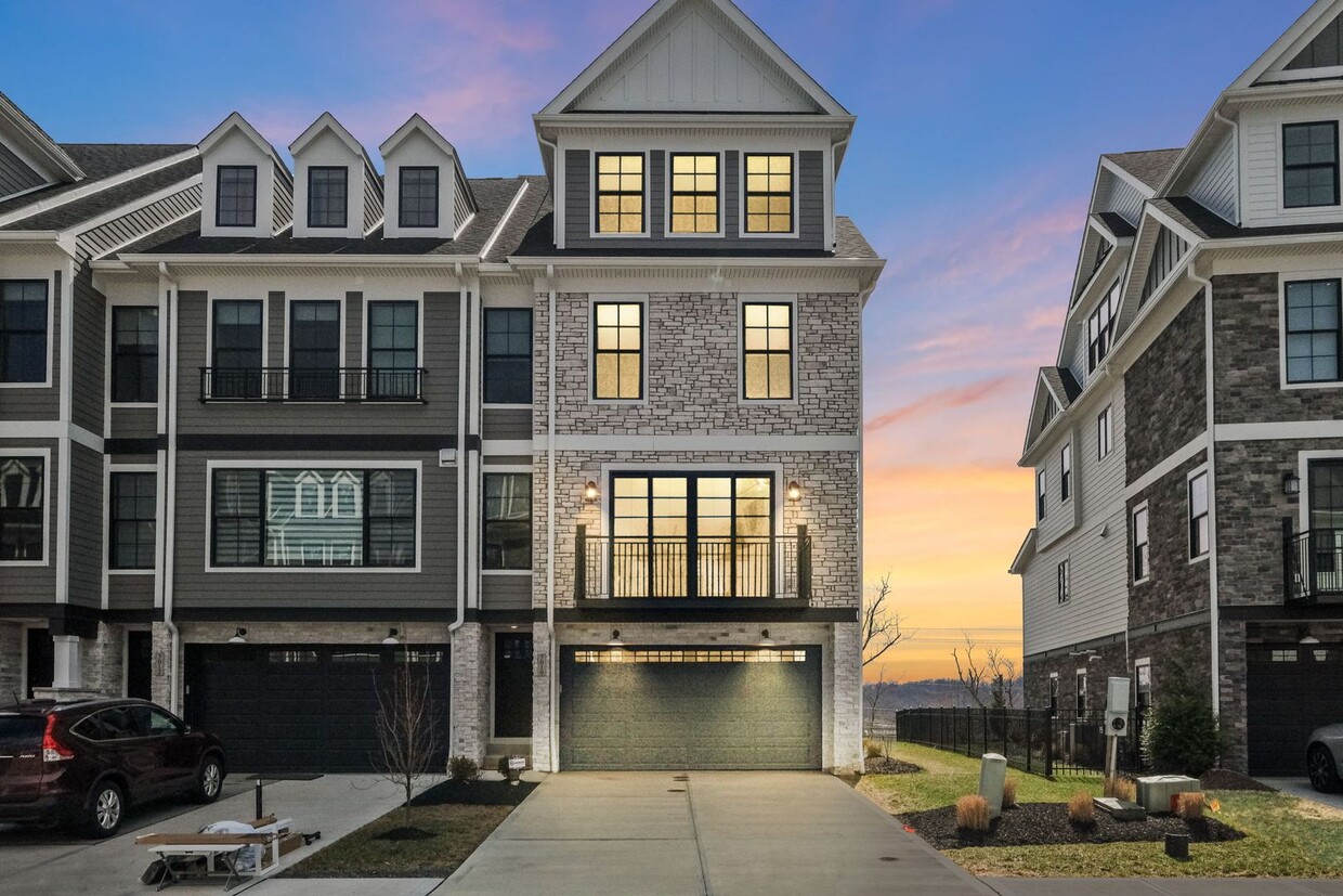 Luxurious, Fully Furnished Townhome ... - Luxurious, Fully Furnished Townhome       ...