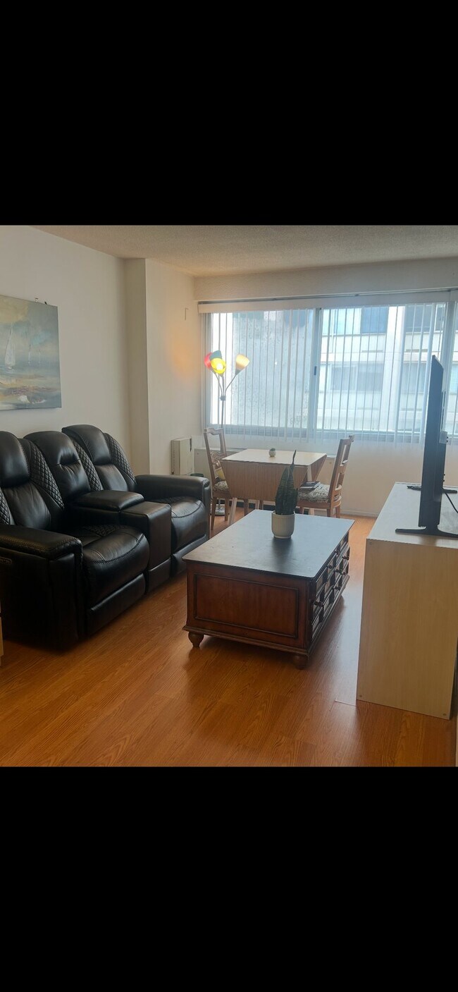 Foto del edificio - 4515 Willard Ave