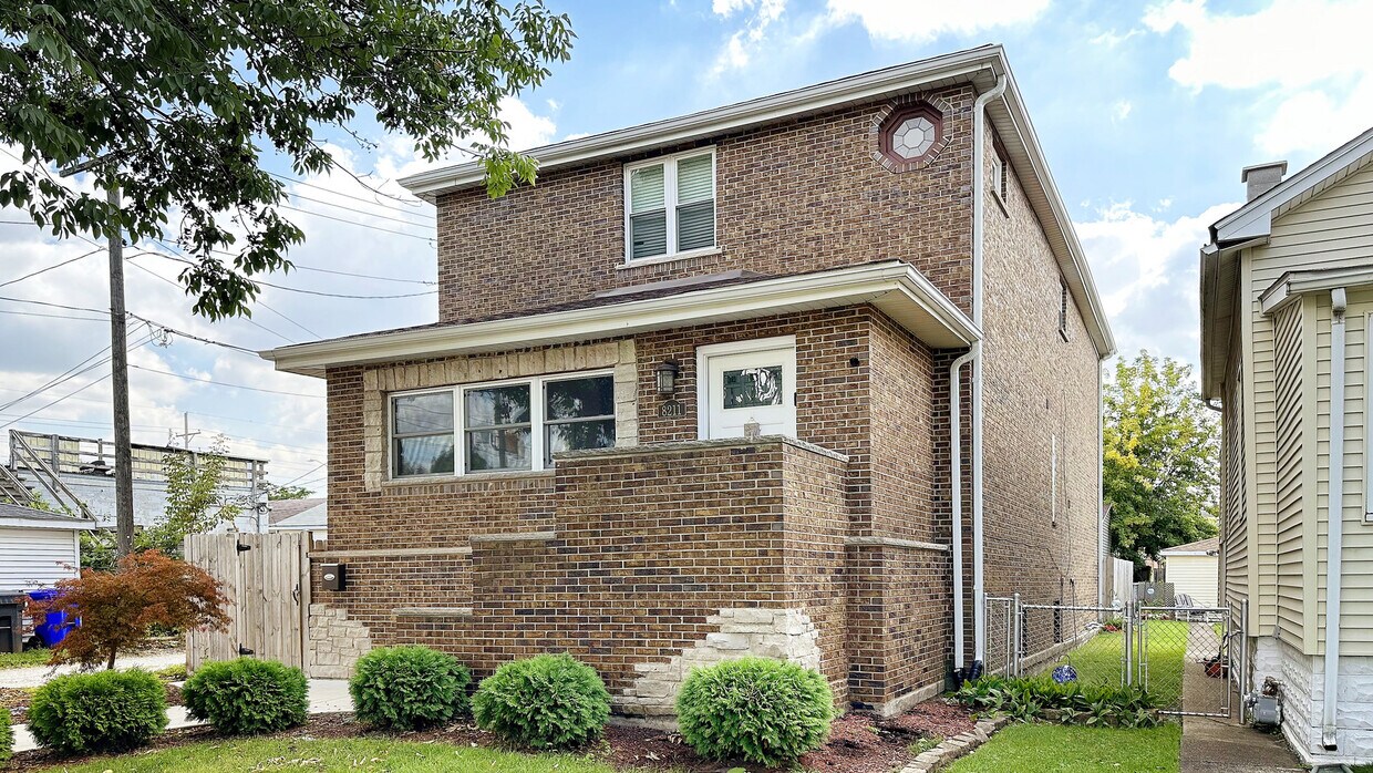 Primary Photo - 8211 43rd Pl