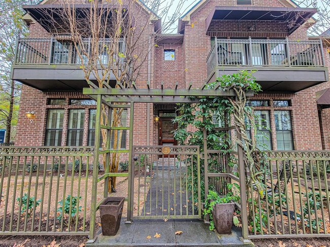 Building Photo - 2 Riva Row