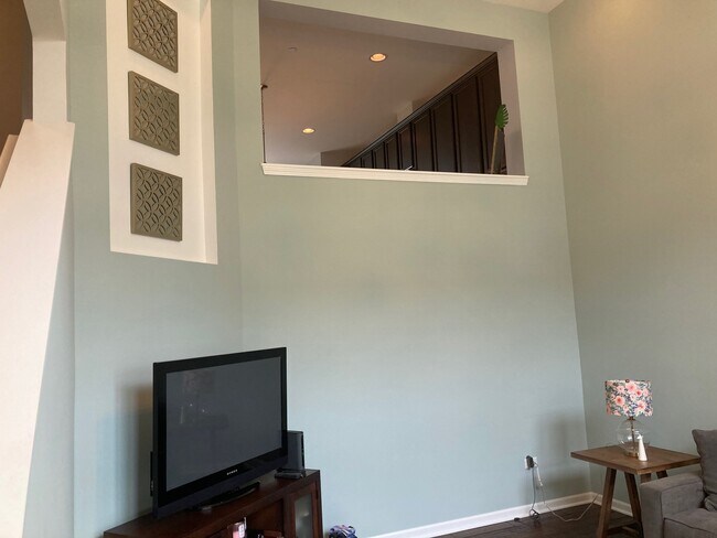 Building Photo - 2805 Henley Ln