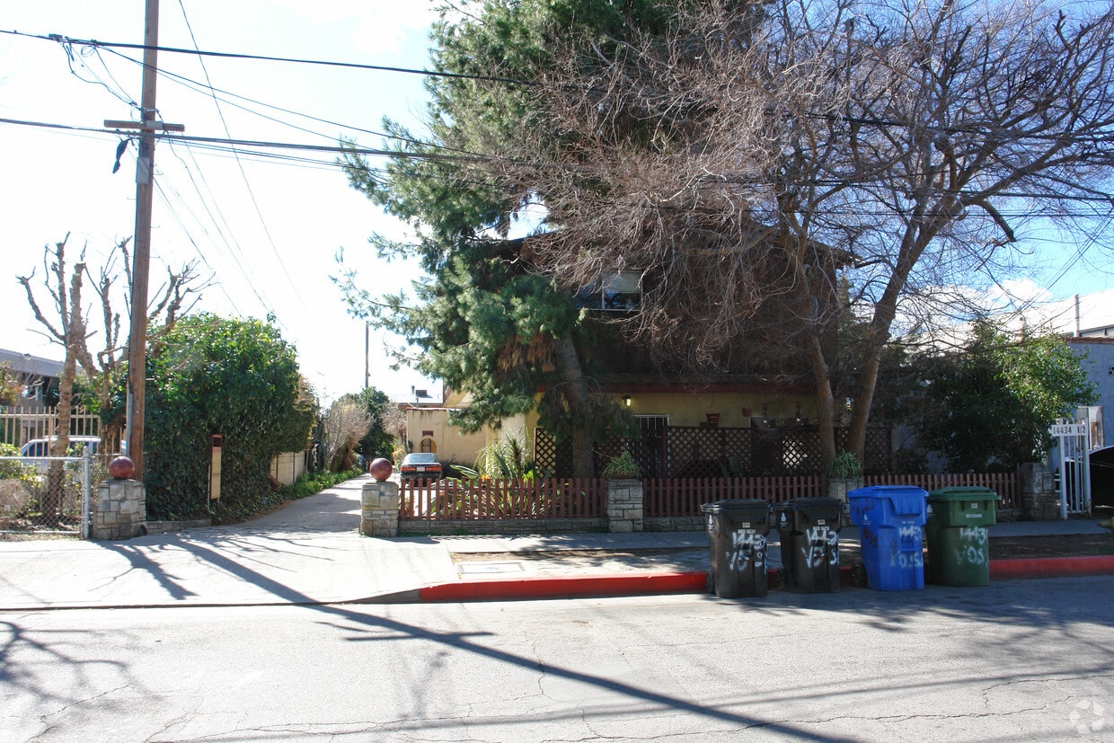 Building Photo - 14430 Vose St