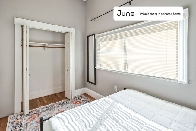 Building Photo - Room in Shared 4 bed/1.5 bath home