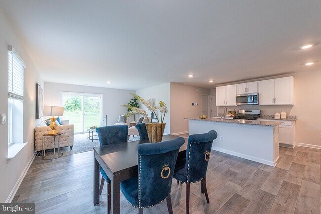 Foto del edificio - 5213 Crooked Ln
