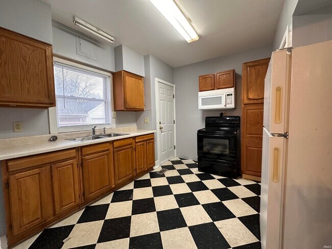 Foto del edificio - 909 Lincoln Ave