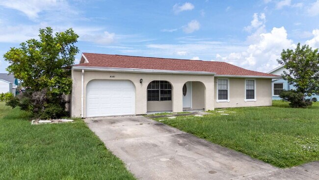 Foto del edificio - Available for immediate occupancy!