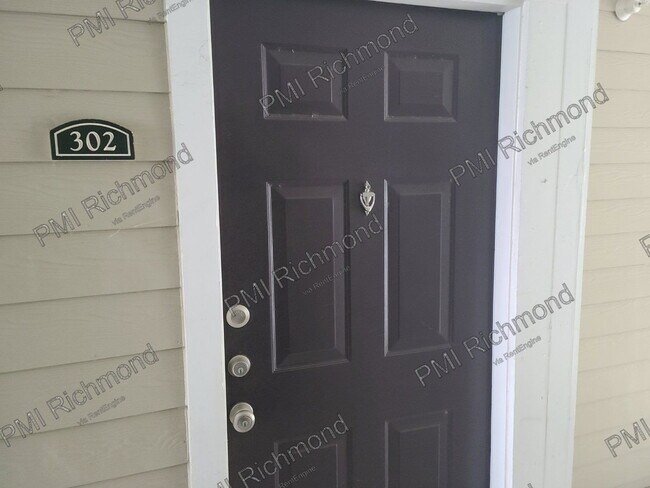 Building Photo - 604 Bristol Village Dr