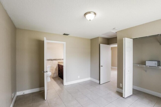 Foto del edificio - 5612 Fletcher St