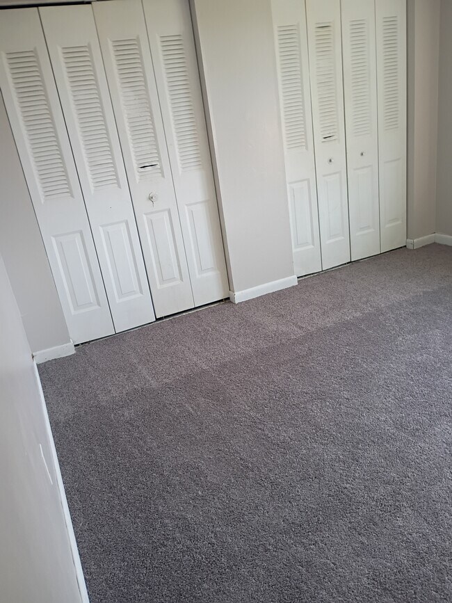 Dormitorio - 217 Hooton Blvd