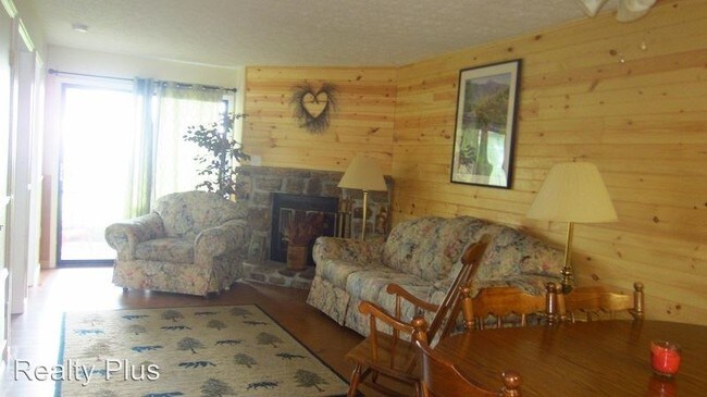 Building Photo - 1102 Ski View Dr