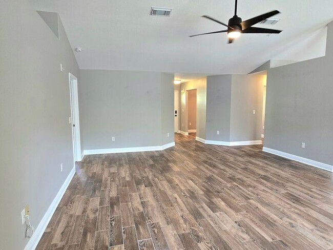 Building Photo - 5547 Maggie Rose Cir