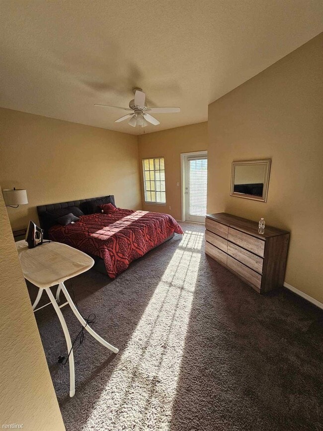 Building Photo - 3 br, 3 bath Townhome - 118 South Obrien S...