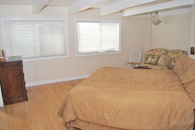 Building Photo - 33 Furnished Hollywood Beach Home