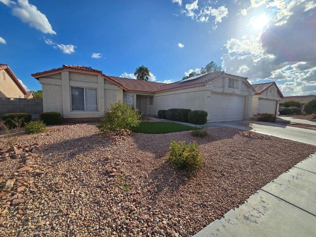 Building Photo - 6413 Sterling Springs Pkwy