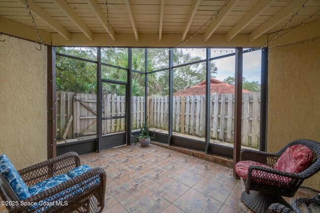 Foto del edificio - 8753 Live Oak Ct