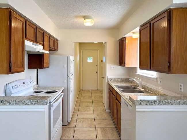 Foto del edificio - 200-202 Renee Drive