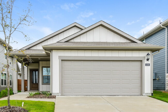 Building Photo - 1235 Paintbrush Dr